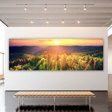 Lade das Bild in den Galerie-Viewer, Poster Malerischer Sonnenuntergang über den Wäldern Panorama
