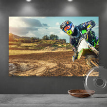 Lade das Bild in den Galerie-Viewer, Aluminiumbild gebürstet Motocross auf Sandbahn Querformat
