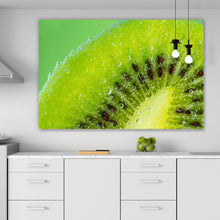 Lade das Bild in den Galerie-Viewer, Spannrahmenbild Nahaufnahme einer Kiwi Querformat
