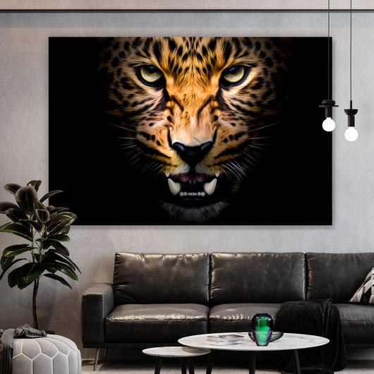 Aluminiumbild Nahaufnahme Leopard auf schwarzem Hintergrund Querformat