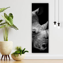 Lade das Bild in den Galerie-Viewer, Leinwandbild Nashorn auf schwarzem Hintergrund Panorama Hoch
