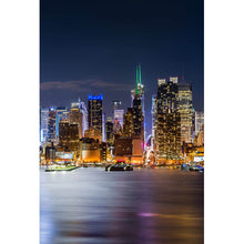 Lade das Bild in den Galerie-Viewer, Leinwandbild New York Skyline bei Nacht Hochformat
