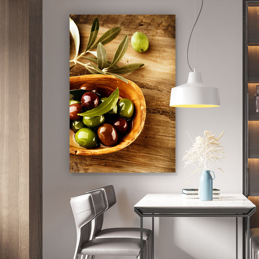 Spannrahmenbild Oliven in einer Schale Hochformat