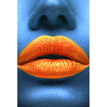 Lade das Bild in den Galerie-Viewer, Aluminiumbild gebürstet Orangene Lippen No.3 Hochformat
