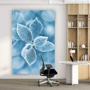 Aluminiumbild Pflanze bei Frost Hochformat