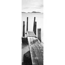 Lade das Bild in den Galerie-Viewer, Leinwandbild Pier ins Meer Panorama Hoch
