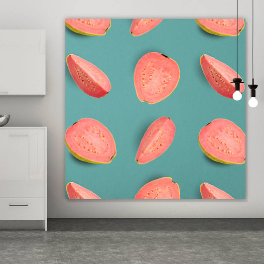 Aluminiumbild gebürstet Pinke Früchte auf blauem Hintergrund Quadrat