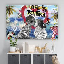 Lade das Bild in den Galerie-Viewer, Poster Pop Art Kissing Kids Beach Querformat
