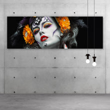 Lade das Bild in den Galerie-Viewer, Aluminiumbild gebürstet La Catrina mit orangenen Blumen Panorama
