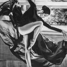 Lade das Bild in den Galerie-Viewer, Poster Prima Ballerina Vintage Zeichenstil Quadrat
