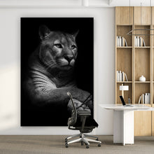 Lade das Bild in den Galerie-Viewer, Leinwandbild Puma auf Schwarz Hochformat

