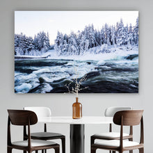 Lade das Bild in den Galerie-Viewer, Spannrahmenbild Reissender Winter Fluss Querformat
