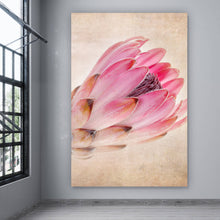 Lade das Bild in den Galerie-Viewer, Aluminiumbild gebürstet Rosa Vintage Blume Hochformat
