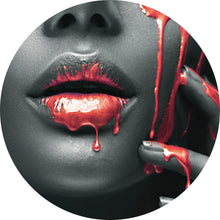 Lade das Bild in den Galerie-Viewer, Aluminiumbild gebürstet Rote Lippen Kreis
