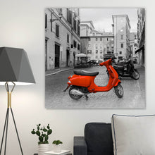 Lade das Bild in den Galerie-Viewer, Aluminiumbild gebürstet Roter Roller in Rom Quadrat
