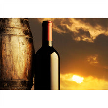 Lade das Bild in den Galerie-Viewer, Leinwandbild Rotweinflasche bei Sonnenuntergang Querformat
