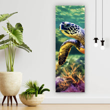 Lade das Bild in den Galerie-Viewer, Poster Schildkröte im bunten Meer Panorama Hoch
