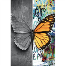 Lade das Bild in den Galerie-Viewer, Aluminiumbild gebürstet Schmetterling Modern Art Hochformat
