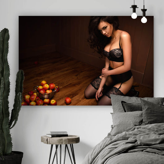 Aluminiumbild gebürstet Sexy Girl mit Äpfel Querformat