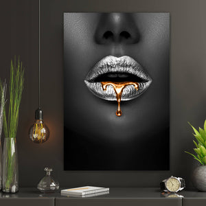 Leinwandbild Silberfarbene Lippen Hochformat