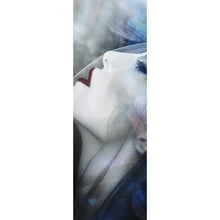 Lade das Bild in den Galerie-Viewer, Aluminiumbild Sinnliche Frau mit Schleier Panorama Hoch
