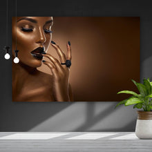 Lade das Bild in den Galerie-Viewer, Leinwandbild Sinnliche Frau mit schwarzen Lippen Querformat
