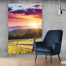 Lade das Bild in den Galerie-Viewer, Spannrahmenbild Sonnenuntergang in der Gebirgslandschaft Hochformat
