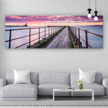 Lade das Bild in den Galerie-Viewer, Spannrahmenbild Steg unter violettem Himmel Panorama
