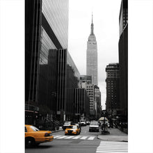 Lade das Bild in den Galerie-Viewer, Spannrahmenbild Streetlife Manhattan Hochformat
