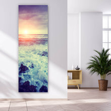 Lade das Bild in den Galerie-Viewer, Aluminiumbild gebürstet Stürmische Wellen bei Sonnenuntergang Panorama Hoch
