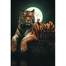 Lade das Bild in den Galerie-Viewer, Aluminiumbild gebürstet Tiger bei Vollmond Hochformat
