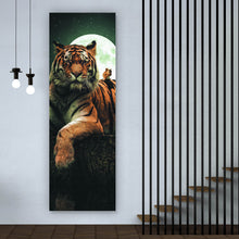 Lade das Bild in den Galerie-Viewer, Leinwandbild Tiger bei Vollmond Panorama Hoch
