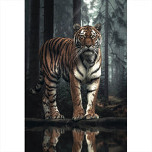 Lade das Bild in den Galerie-Viewer, Spannrahmenbild Tiger der aus dem Wald tritt Hochformat
