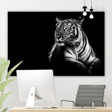 Lade das Bild in den Galerie-Viewer, Aluminiumbild Tiger Portrait Schwarz Weiß Querformat
