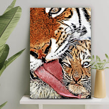 Lade das Bild in den Galerie-Viewer, Leinwandbild Tigerliebe Mutter mit Kind Hochformat
