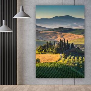 Spannrahmenbild Toskana mit sanften Hügeln Hochformat