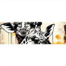 Lade das Bild in den Galerie-Viewer, Leinwandbild Verliebtes Giraffenpaar Abstrakt Panorama
