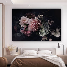 Lade das Bild in den Galerie-Viewer, Spannrahmenbild Vintage Blumen auf schwarzem Hintergrund Querformat
