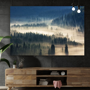 Leinwandbild Wald im Nebel im Panorama, Aufhängefertig & Versandkostenfrei  – Wandguru
