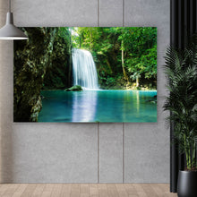 Lade das Bild in den Galerie-Viewer, Poster Wasserfall im Wald von Thailand Querformat
