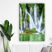 Lade das Bild in den Galerie-Viewer, Aluminiumbild Wasserfall in Bosnien Hochformat
