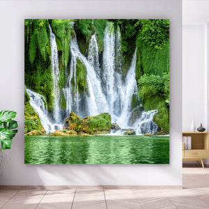 Acrylglasbild Wasserfall in Bosnien Quadrat
