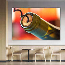 Lade das Bild in den Galerie-Viewer, Leinwandbild Weinflasche mit Korkenzieher Querformat
