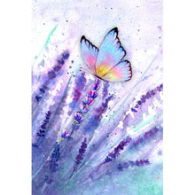 Lade das Bild in den Galerie-Viewer, Aluminiumbild gebürstet Wiesenlavendel mit buntem Schmetterling Hochformat
