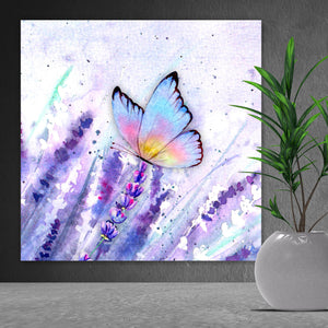 Spannrahmenbild Wiesenlavendel mit buntem Schmetterling Quadrat
