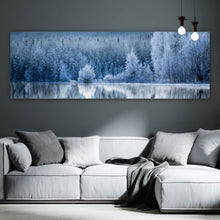 Lade das Bild in den Galerie-Viewer, Spannrahmenbild Winterlandschaft am See Panorama
