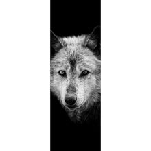 Lade das Bild in den Galerie-Viewer, Spannrahmenbild Wolf auf schwarzem Hintergrund Panorama Hoch
