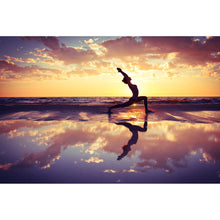 Lade das Bild in den Galerie-Viewer, Acrylglasbild Yoga am Strand bei Sonnenuntergang Querformat
