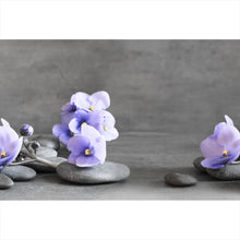 Lade das Bild in den Galerie-Viewer, Acrylglasbild Zen Steine mit Lila Blumen Querformat
