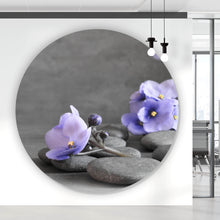 Lade das Bild in den Galerie-Viewer, Aluminiumbild gebürstet Zen Steine mit Lila Blumen Kreis
